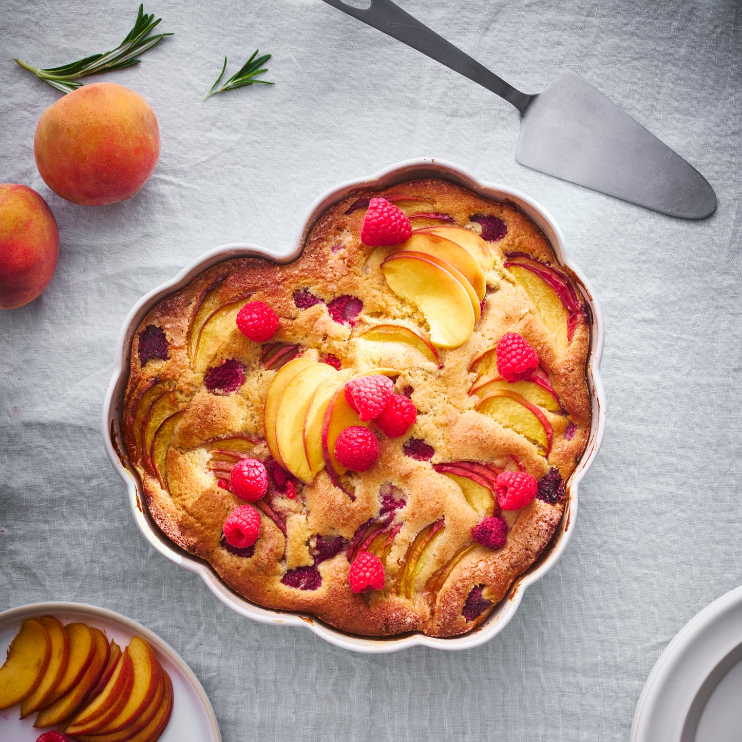 Emile Henry Madeleine Heart-Shaped Cake Dish – 1.8L